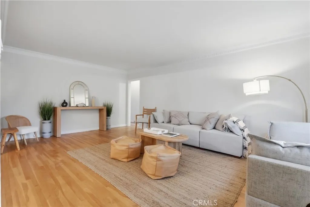 3214 W 83rd Street