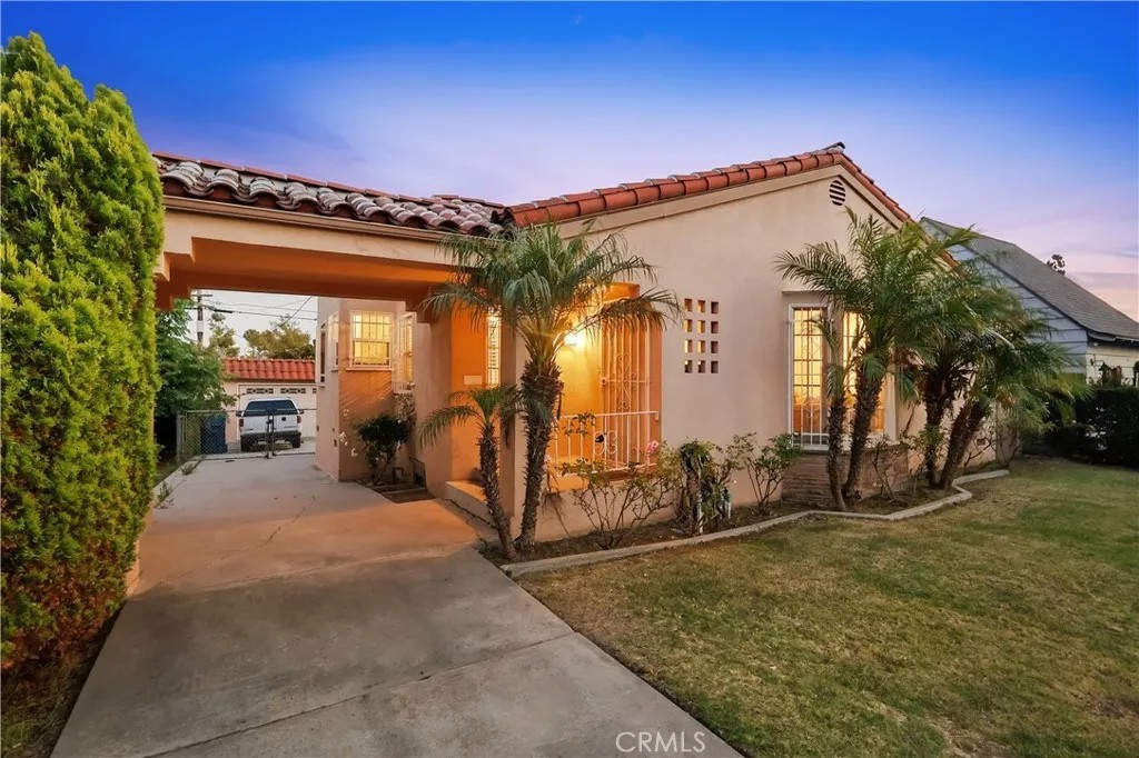 3214 W 83rd Street