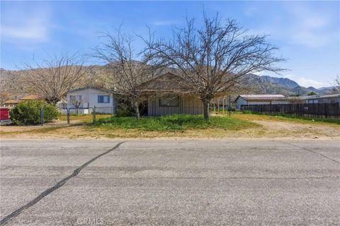 Photo of 2708 Claire St, Mountain Mesa, CA 93240 (MLS # FR26048685)