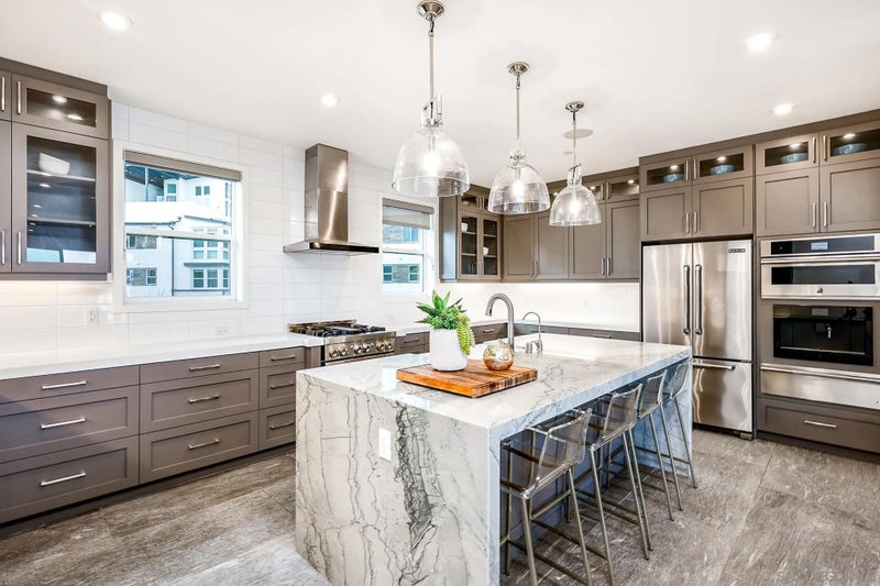 2858 Avella Cir