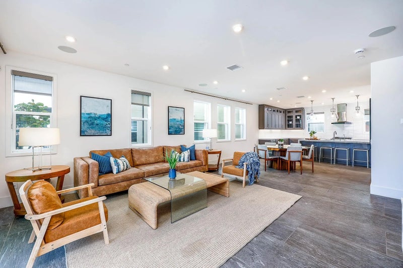 2858 Avella Cir