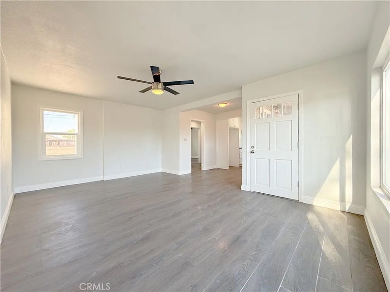 2207 W 132ND