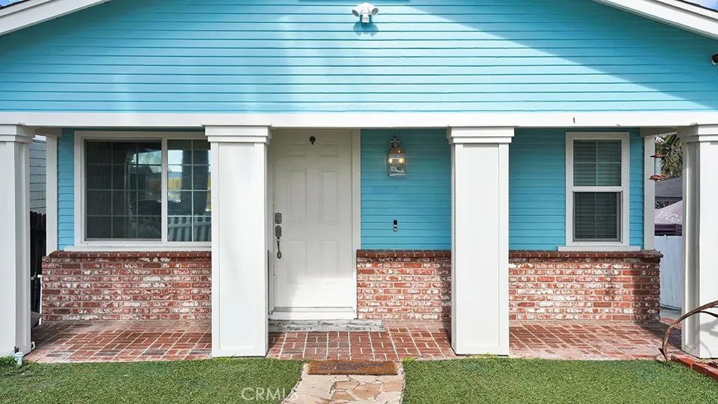 944 W Sepulveda