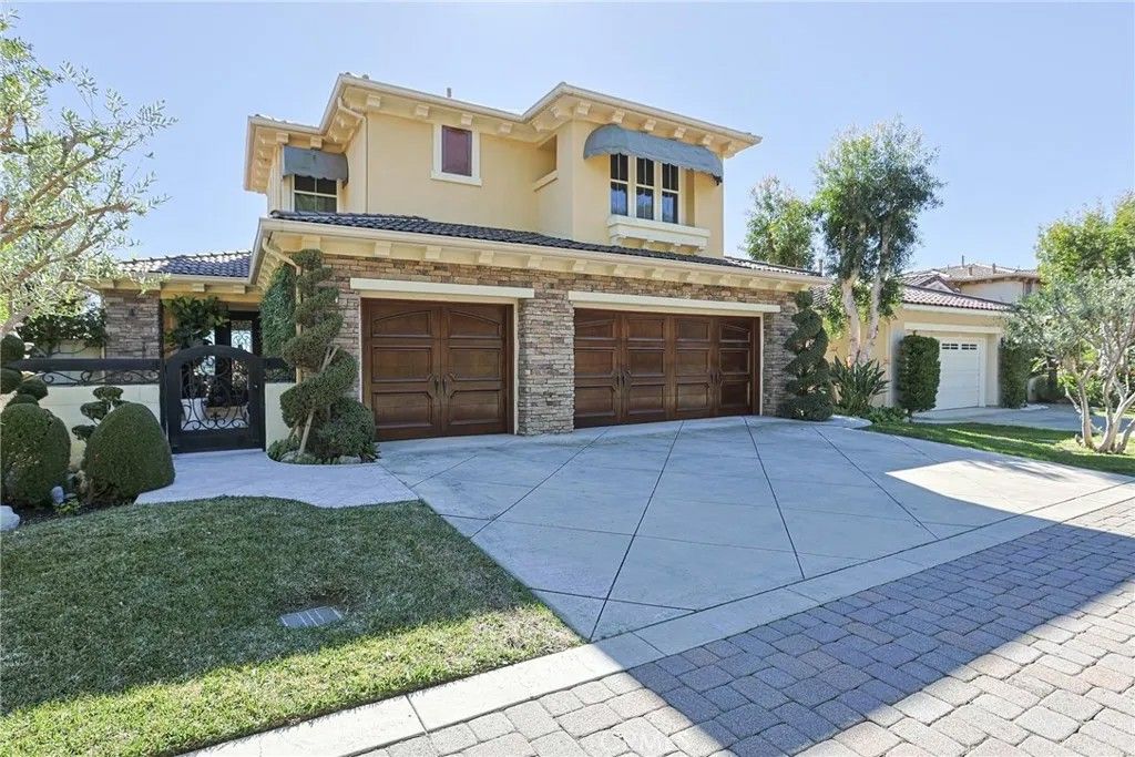 Photo of 34 Sunset Cove, Newport Coast, CA 92657 (MLS # ND26019846)