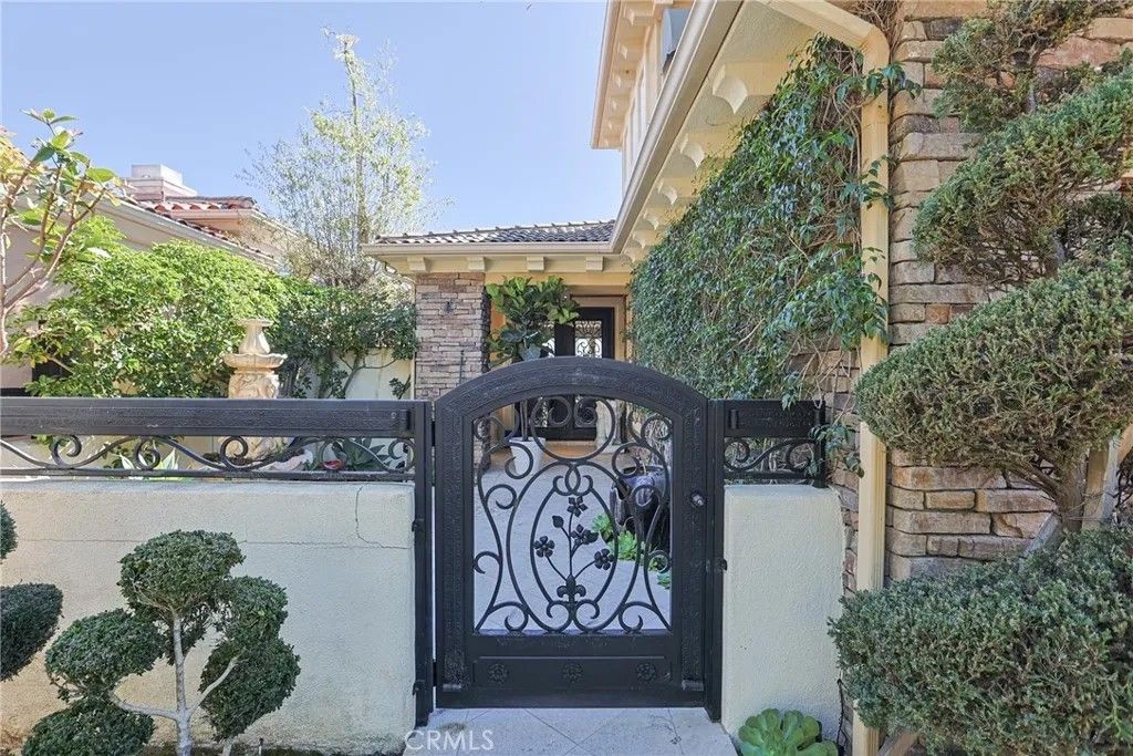 Photo of 34 Sunset Cove, Newport Coast, CA 92657 (MLS # ND26019846)