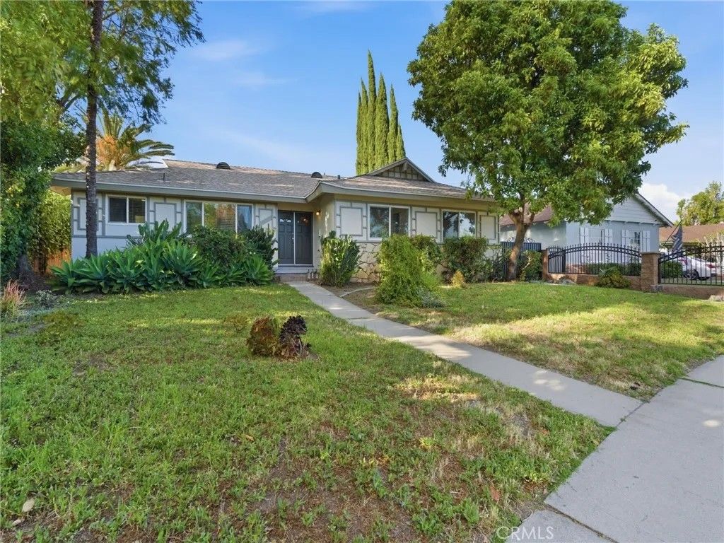 Photo of 16455 Ludlow Street, Granada Hills, CA 91344 (MLS # OC26076849)