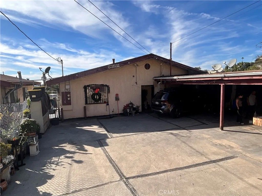 Photo of 1101 N Rowan Ave, Los Angeles, CA 90063 (MLS # DW26013480)