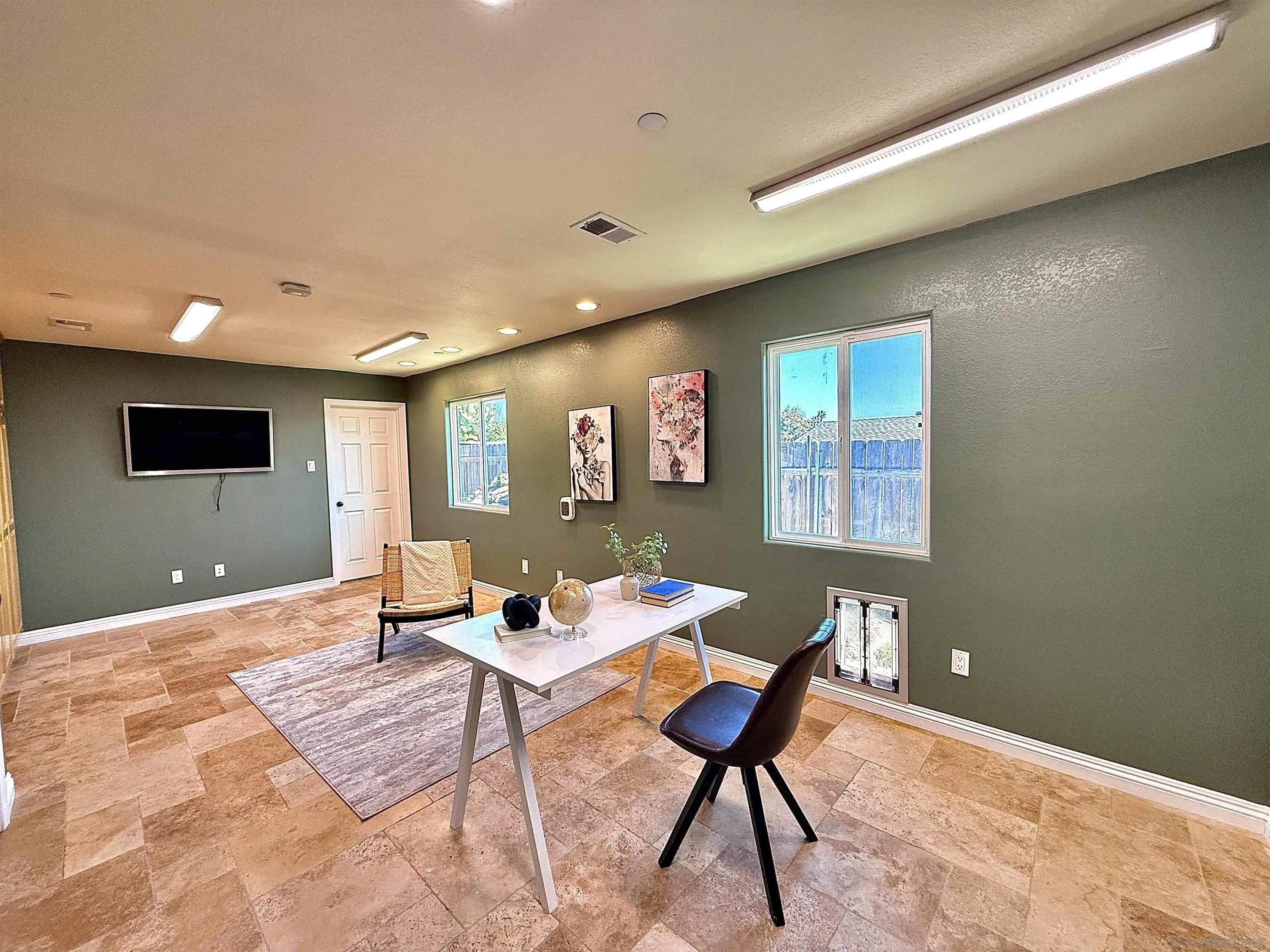 8364 Lake Ashwood Ave