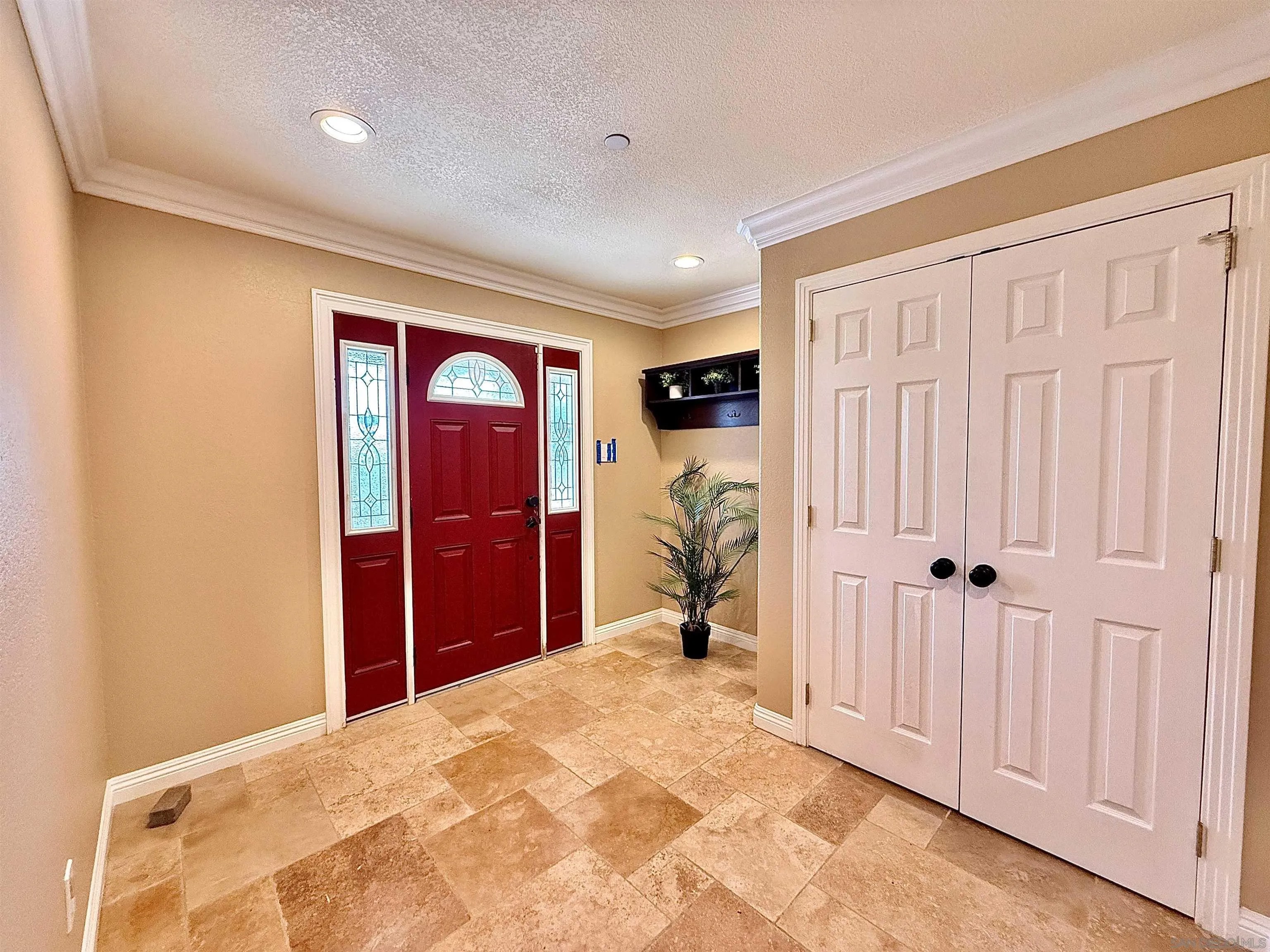 8364 Lake Ashwood Ave