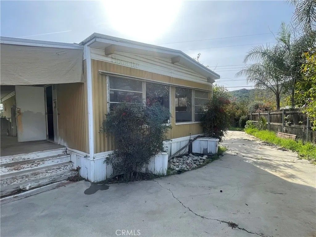 Photo of 31271 Terand Avenue, Homeland, CA 92548 (MLS # SW26033645)