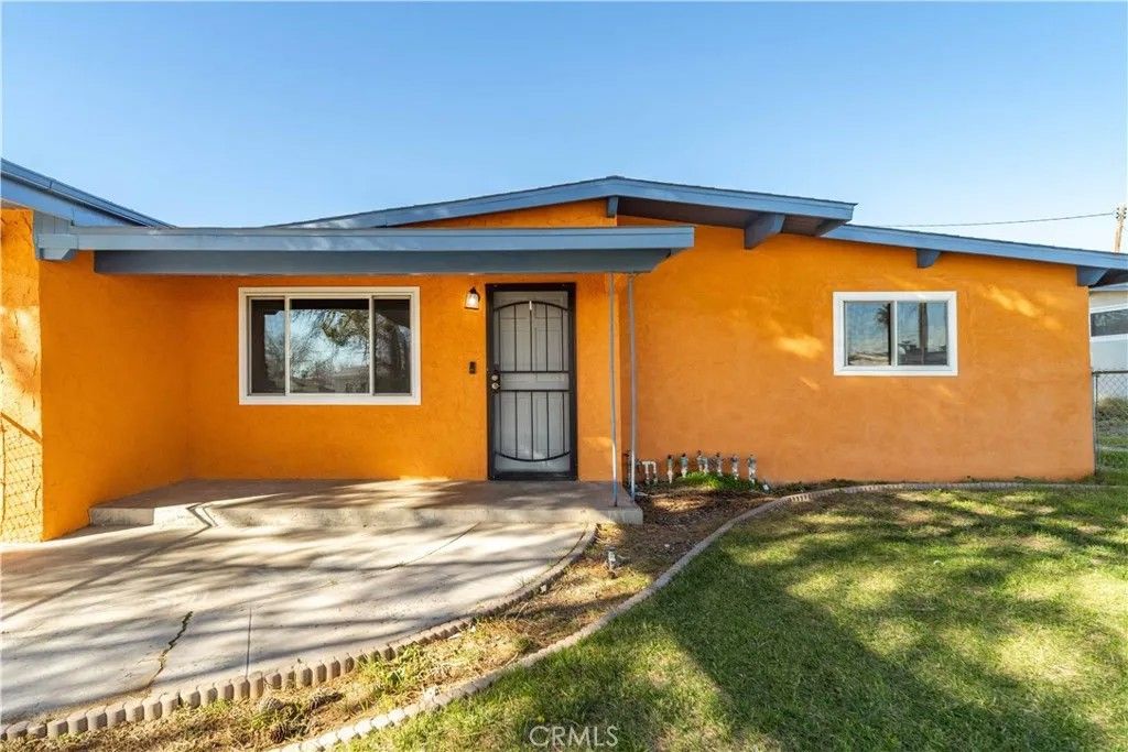 Photo of 15921 Melva St, Mojave, CA 93501 (MLS # SR26018226)