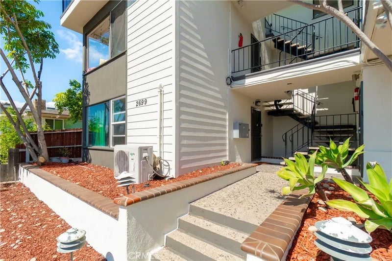 2699 E 20th
