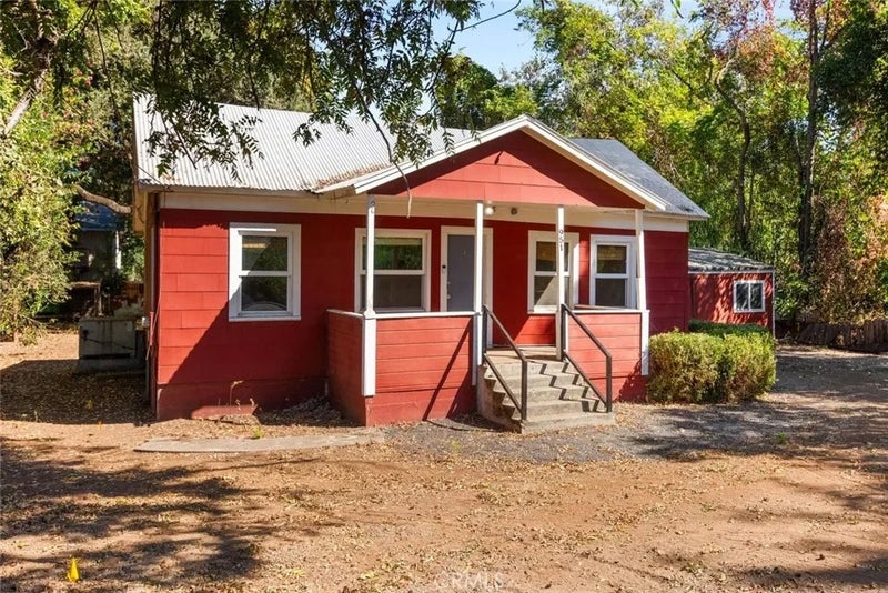 951 Walnut