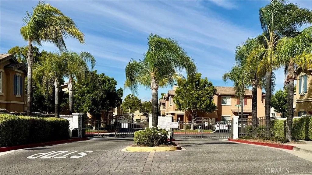 Photo of 33513 Emerson Way #C, Temecula, CA 92592 (MLS # SW26046679)