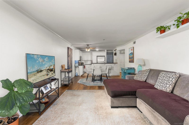 3939 Illinois 1F