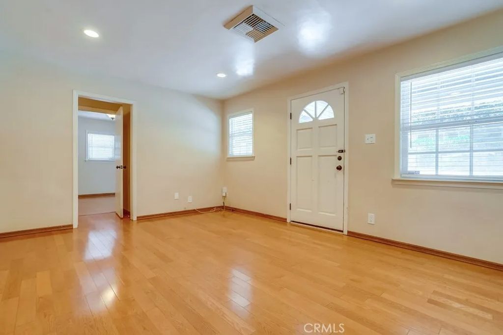 Photo of 3706 4th Avenue, Glendale, CA 91214 (MLS # AR26047823)