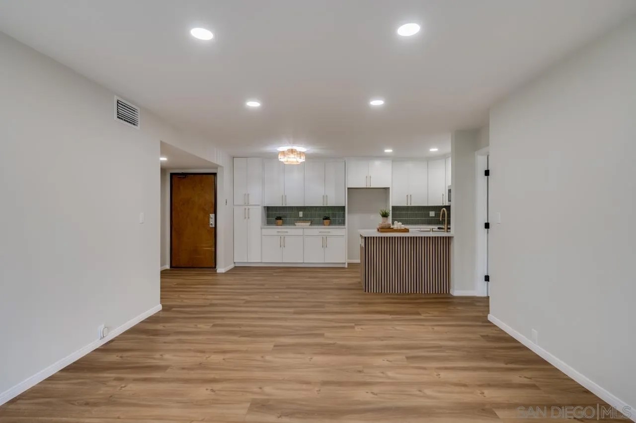 12575 Oaks North Dr. 220