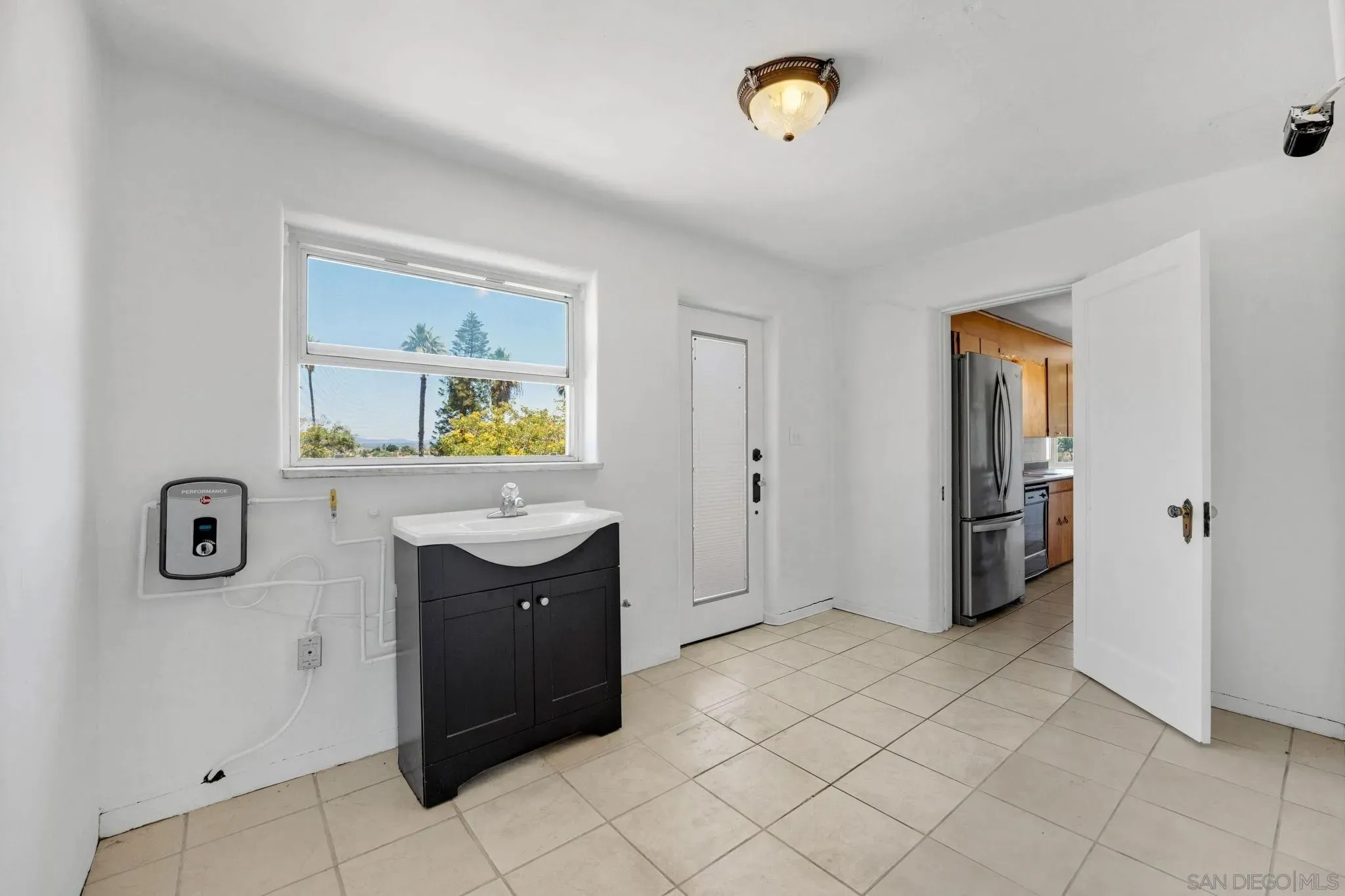 Vista, California 92084, United States, 3 Bedrooms Bedrooms, ,2 BathroomsBathrooms,Residential,Active,179656