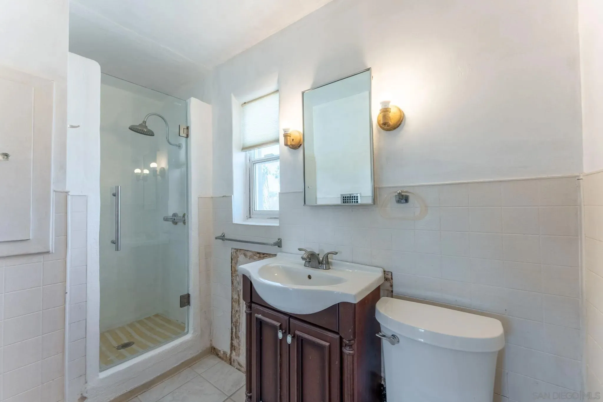 Vista, California 92084, United States, 3 Bedrooms Bedrooms, ,2 BathroomsBathrooms,Residential,Active,179656