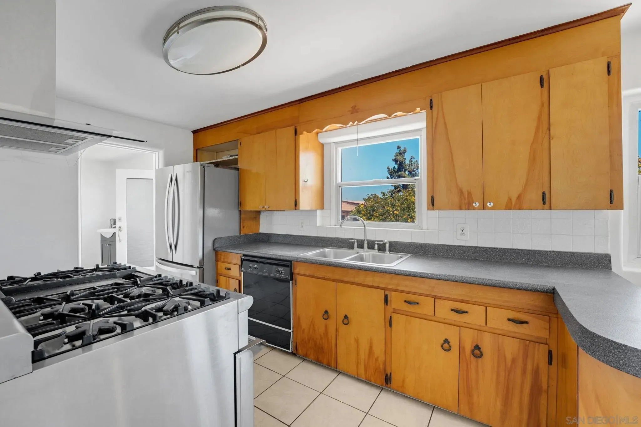 Vista, California 92084, United States, 3 Bedrooms Bedrooms, ,2 BathroomsBathrooms,Residential,Active,179656