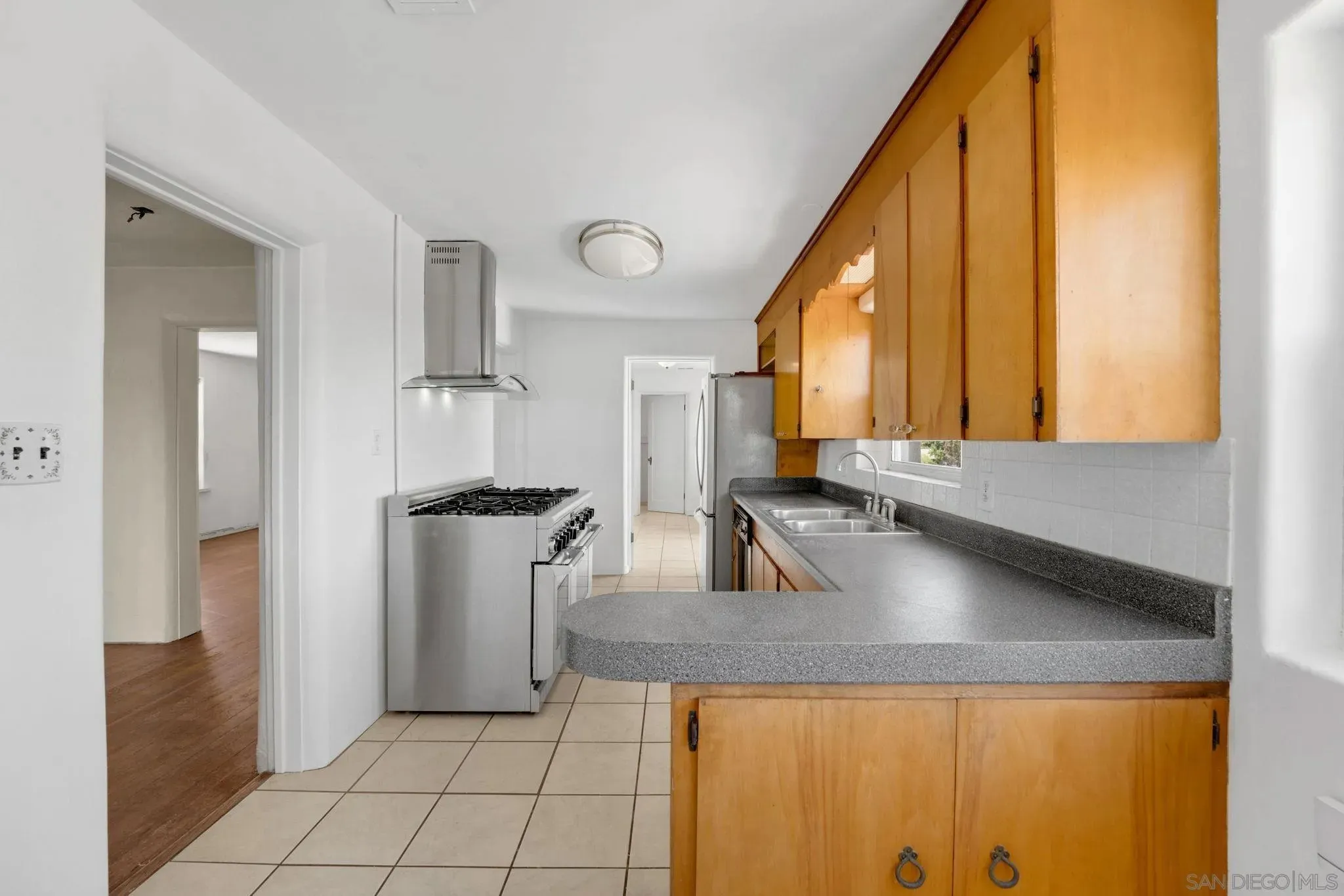 Vista, California 92084, United States, 3 Bedrooms Bedrooms, ,2 BathroomsBathrooms,Residential,Active,179656