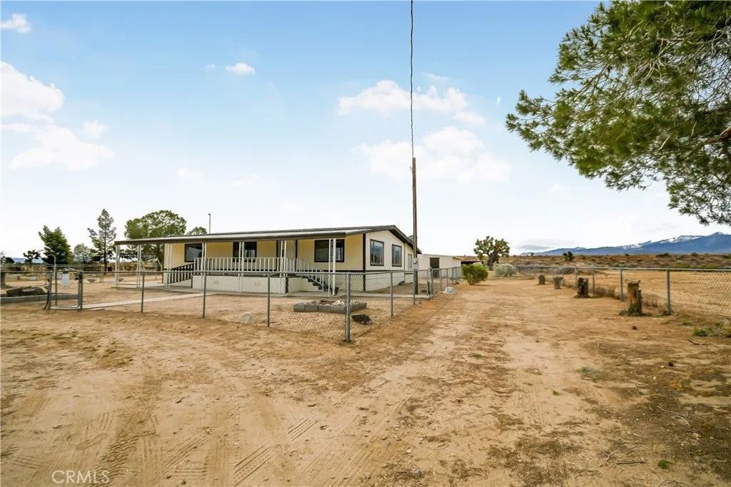 Photo of 5981 La Mesa Road, Phelan, CA 92371 (MLS # SR26083403)