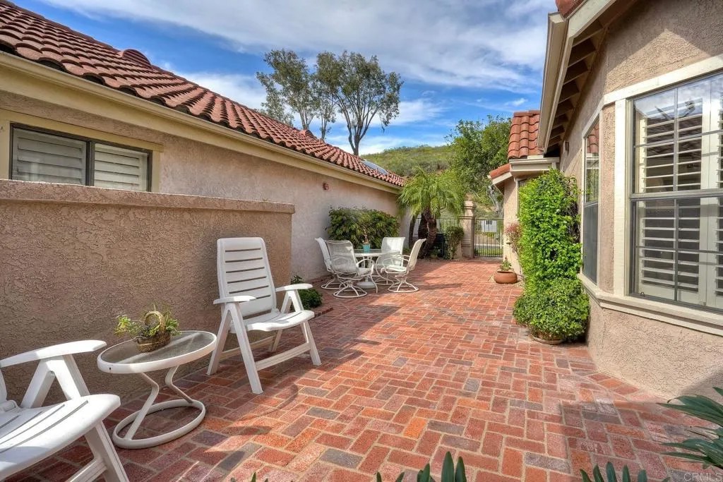 28766 Vista Valley Dr
