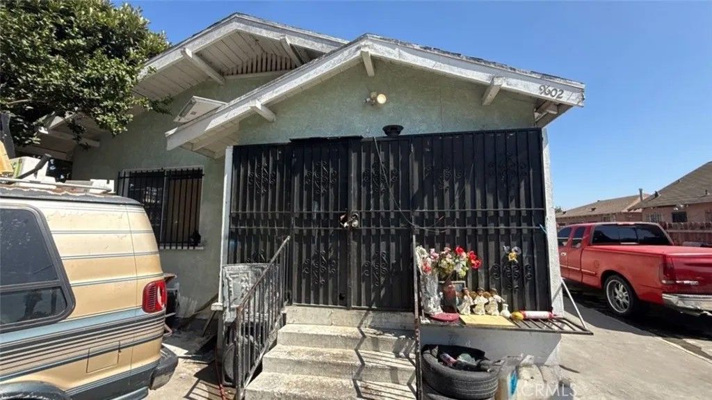 Photo of 9602 Holmes Avenue, Los Angeles, CA 90002 (MLS # DW25276762)