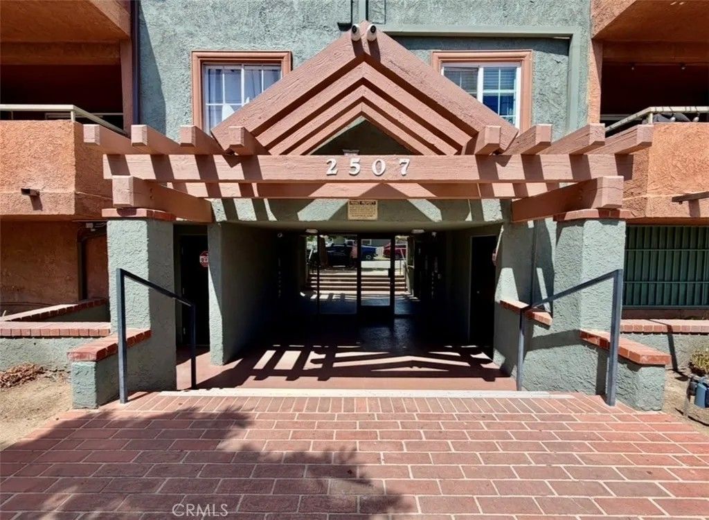 Photo of 2507 E 15th St #213, Long Beach, CA 90804 (MLS # SB26074812)