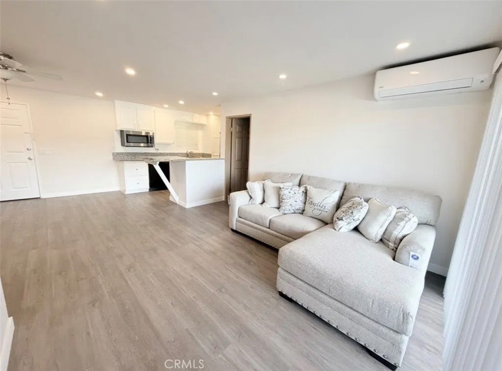 2507 E 15th 213