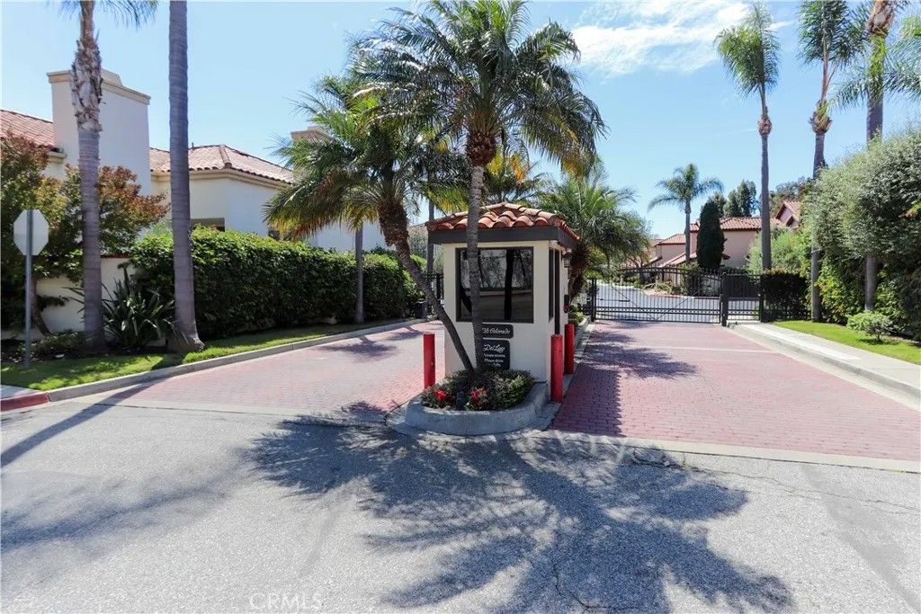 Photo of 5755 Avenida Estoril, Long Beach, CA 90814 (MLS # PW26080605)
