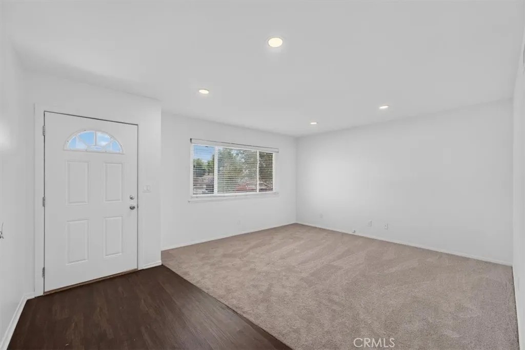 855 W 8th