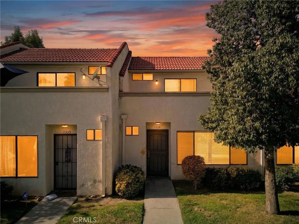 Photo of 1325 W Latham Ave, Hemet, CA 92543 (MLS # SW26017413)