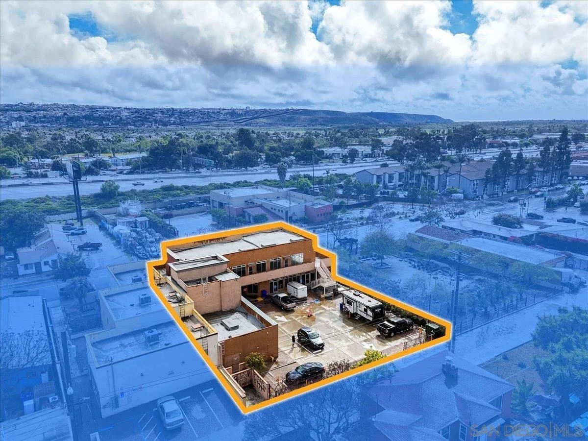 165 W San Ysidro Blvd