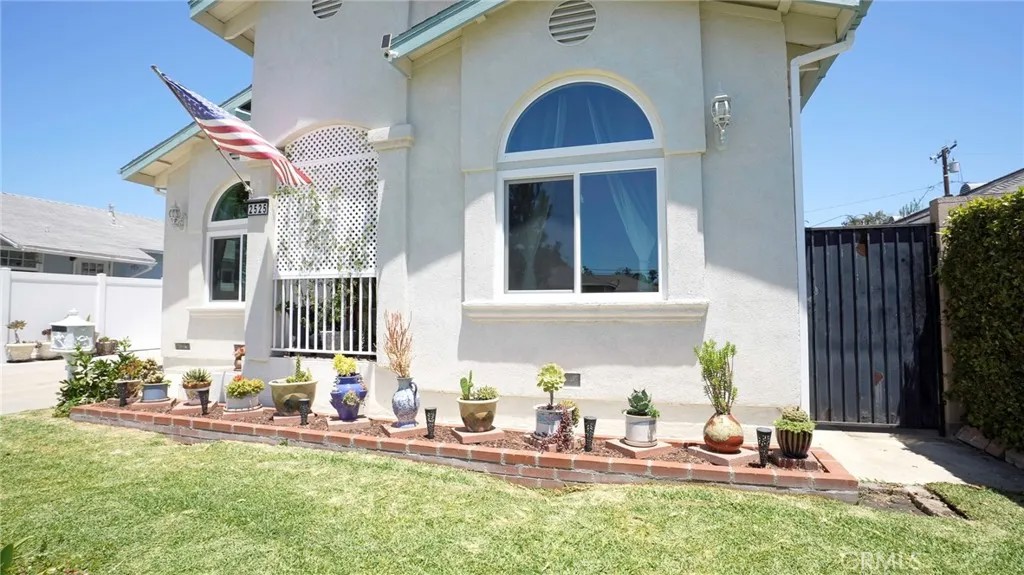 2525 W Olive Avenue