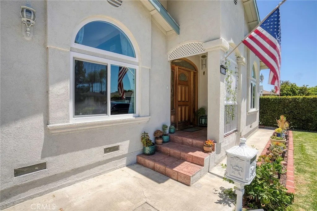 2525 W Olive Avenue