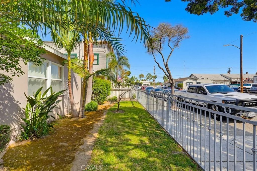 Photo of 2669 Lime Ave, Signal Hill, CA 90755 (MLS # PW26068218)