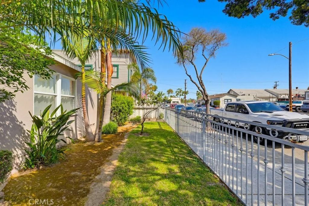 Photo of 2669 Lime Ave, Signal Hill, CA 90755 (MLS # PW26068218)