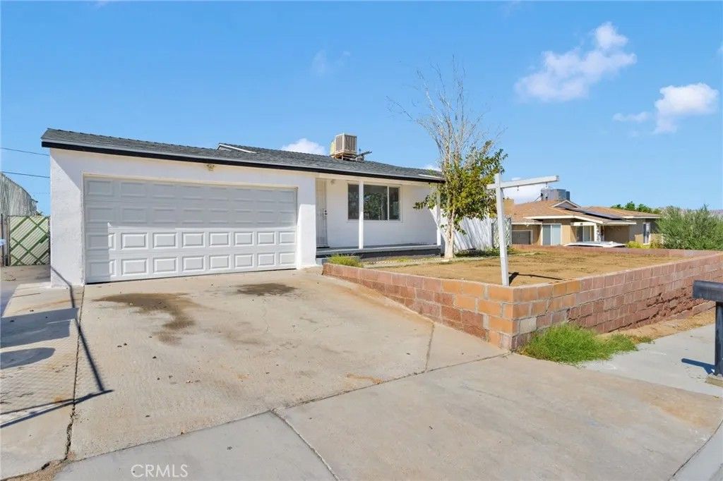 Photo of 520 Adele Dr, Barstow, CA 92311 (MLS # TR26046429)