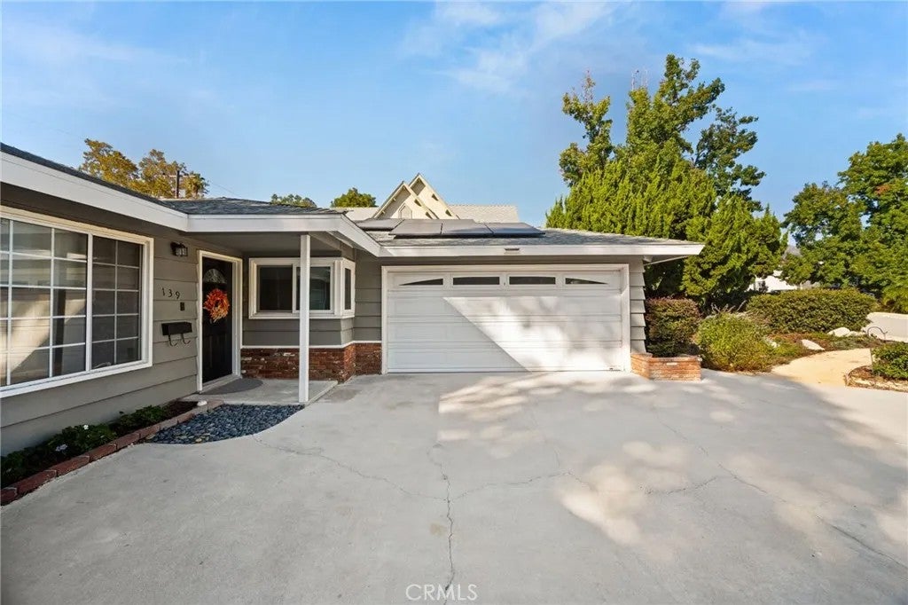 139 N Lincoln Place