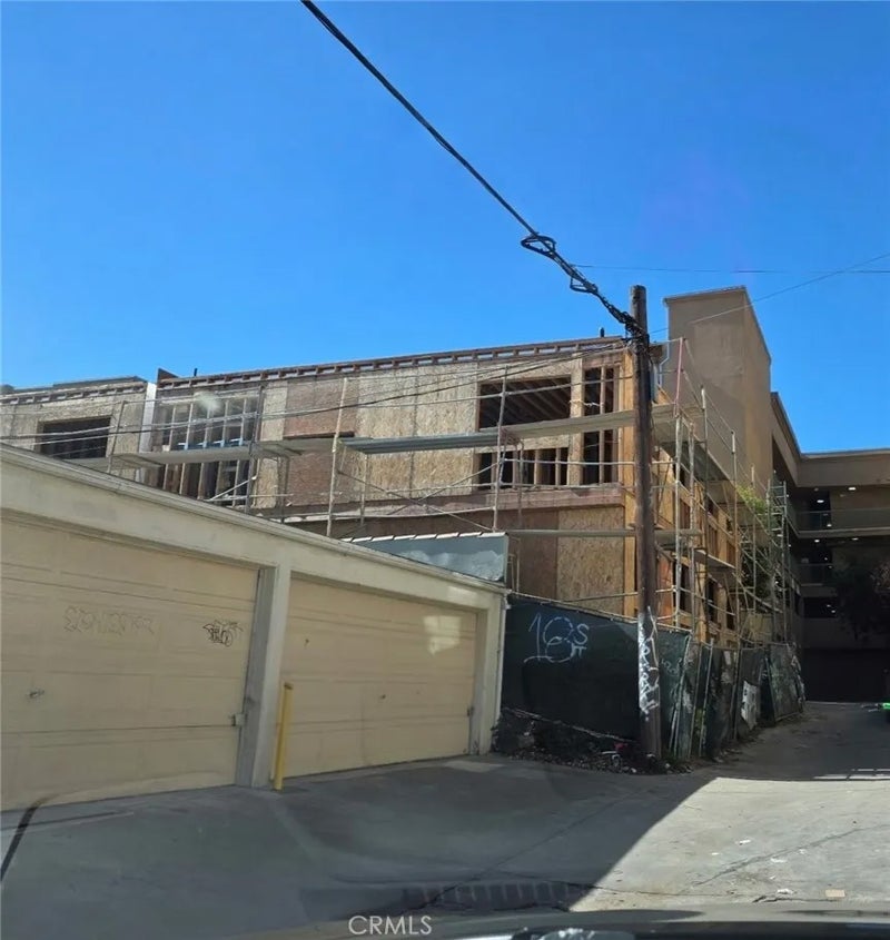 221 S Bonnie Brae