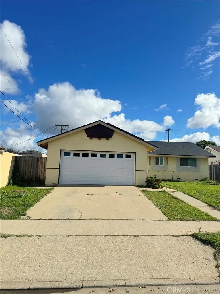 1860 N Miller