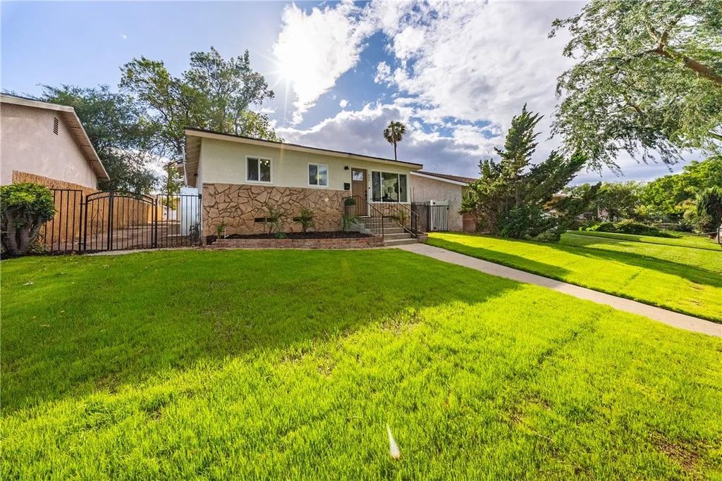 Photo of 946 Cedar Street, Corona, CA 92879 (MLS # IV26079070)