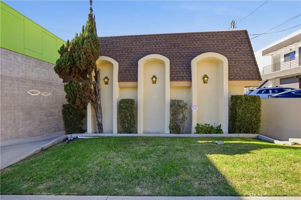 2121 Pacific Coast Highway