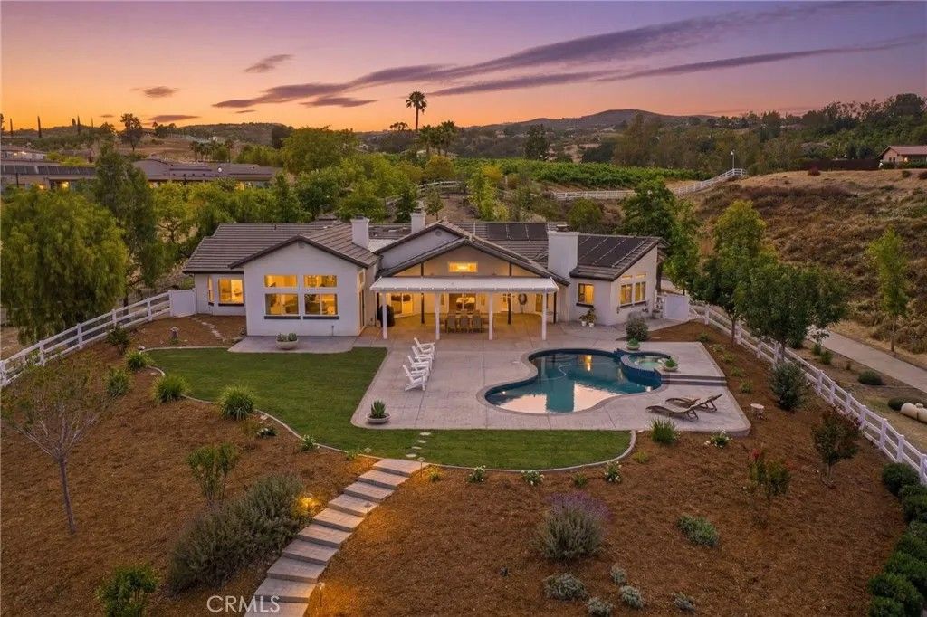 Photo of 41110 Los Ranchos Cir, Temecula, CA 92592 (MLS # IG26100404)