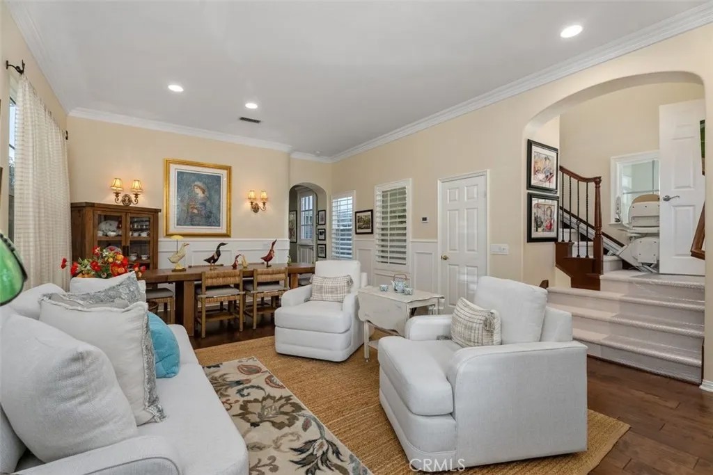 25 Carpenteria