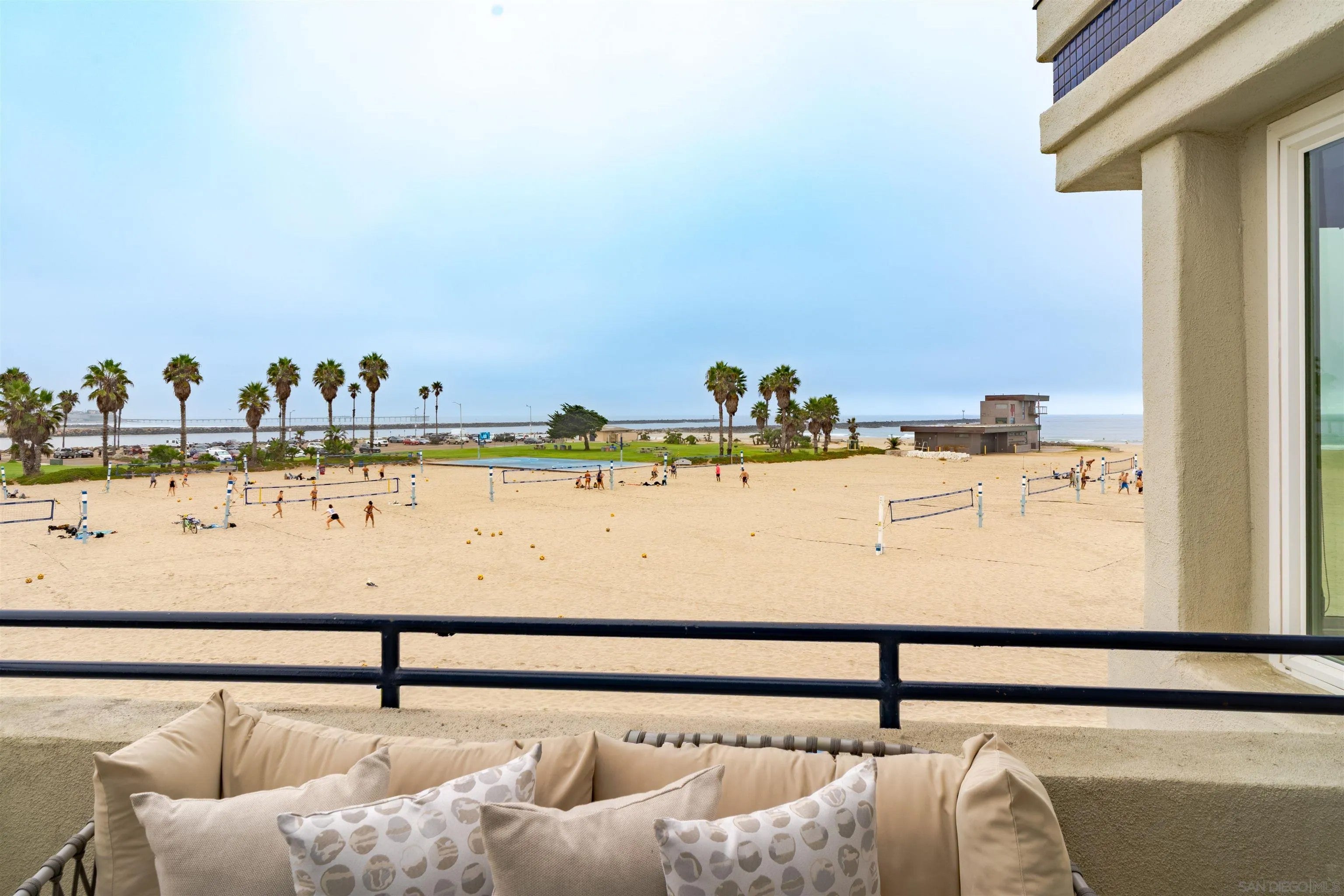 2689 Ocean Front Walk