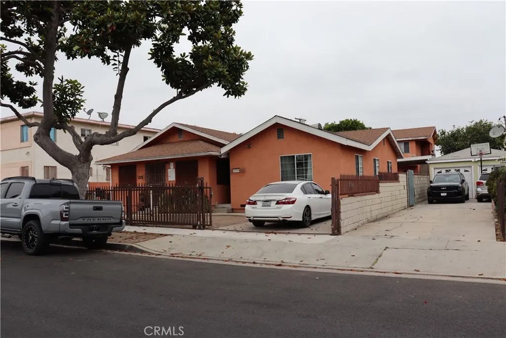 1025 W 103rd