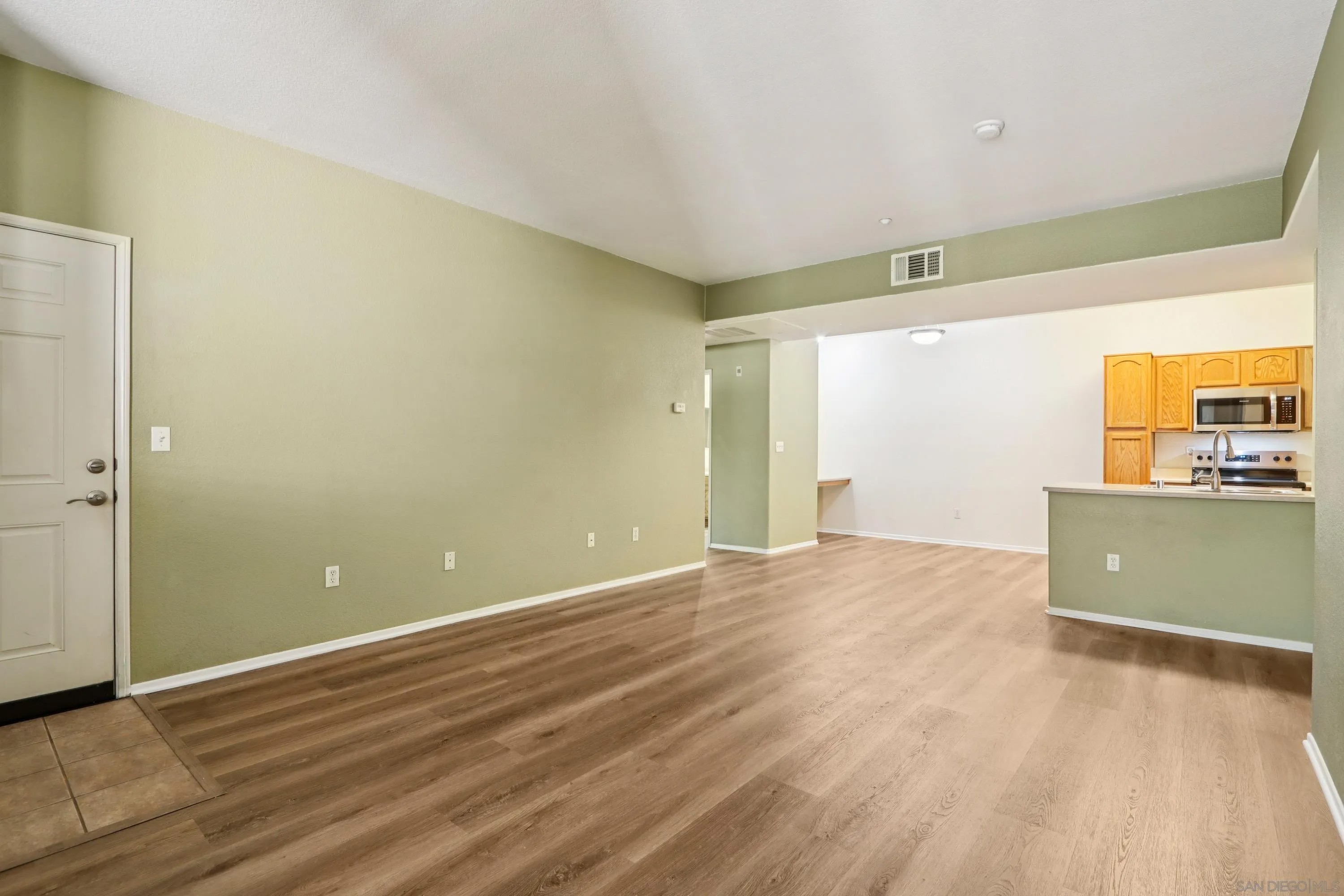 41410 Juniper St 6-14