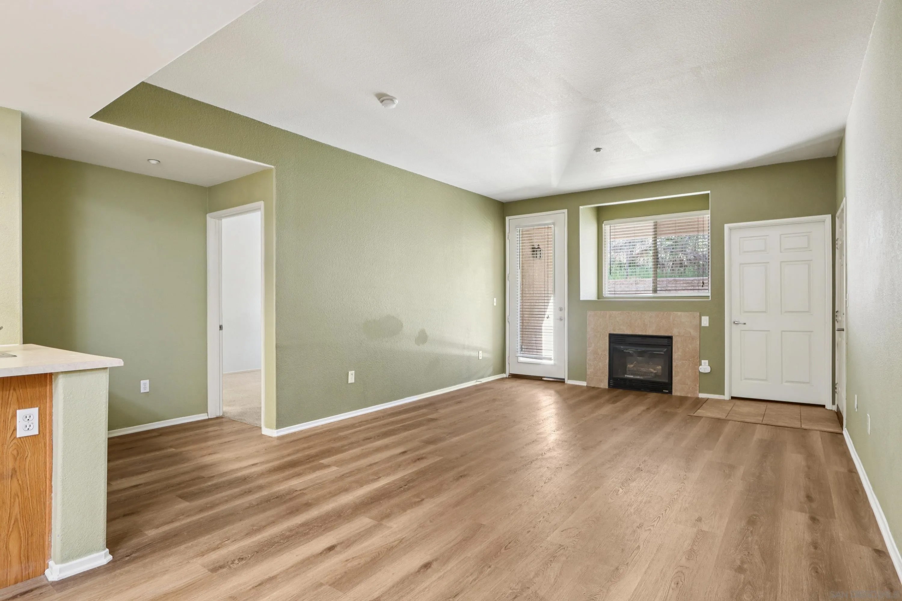 41410 Juniper St 6-14